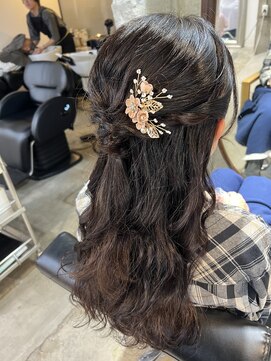 ヘアーラボ ハチ(HAIR LABO HACHI) パーマヘアハーフアップ