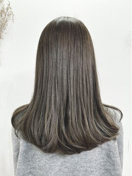 上品ワンカールレイヤー × ブリーチなし × アッシュベージュ色