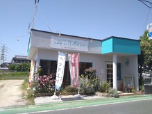 カムナチュレ(come Nature)の雰囲気（店の裏に３台の駐車スペースがあります。バックでお入りください）