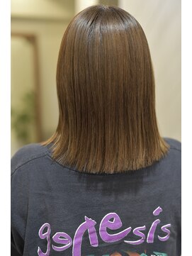 イリーブ(elieve) ハイライト、白髪染めの履歴があっても、、、髪質改善縮毛矯正を