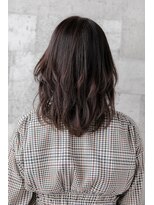 ソラネル(SOLENNEL) 20代30代40代大人かわいいセピアベージュ×上品レイヤーミディ b