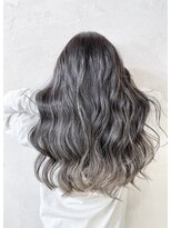 リノカヒリ(Lino kahili)&nbsp;バレイヤージュハイライト×暗髪グレージュ