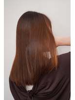 シュカブラ スパングル(Skovla Spangle) 最高級髪質改善トリートメント【ヘアマゼラン】