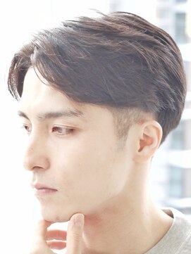 ハレ ヘアサロン(Hale hair salon) Hale刈り上げセンターパートニュアンスパーマフェザーパーマ原宿