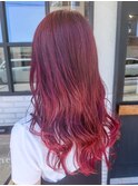 大人可愛い毛先パーマロングヘアチェリーレッド