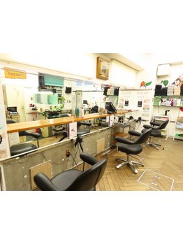 【新町駅徒歩2分】地元に愛されるメンズ特化サロン◎価格は抑えめでもこだわりたい方に！