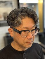 フランクスバーバーリザーブ 人形町店(FRANK’S BARBER RESERVE) センターパート/カルマパーマ/人形町/ y