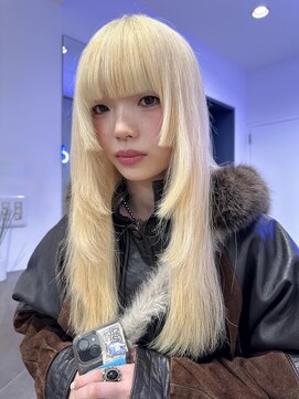 ブロンド×デザインカット