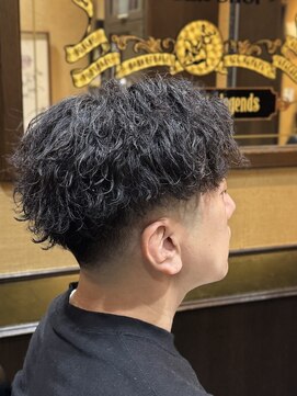 ヒロギンザバーバーショップ 大宮店(HIRO GINZA BARBER SHOP) ツイスパセンターパート/メンズカット/大宮/スキンフェード