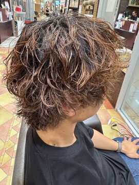 シャンプーボーイ 佐賀(SHAMPOO BOY) ツイストスパイラ束感×ラフ質感ショート