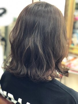 リリー ヘアーアンドビューティー(Lily) 外ハネ透明感アッシュカラー