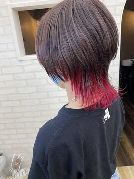 ホワイト(WHITE HAIR@NICOLA) ウルフ×インナーカラー×ピンクレッド