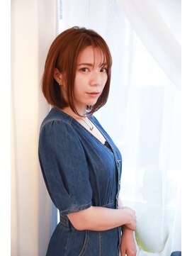 アバント(avant) 耳掛け振り向きボブ