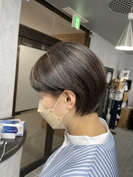 アヤメ 巣鴨店(ayame) (ayame巣鴨)白髪活かしハイライト_ハイライト_ショートボブ_10