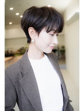 イーズ 鎌倉(e's) 《e'sイーズ鎌倉》30代からの女性に。エレガントなショートヘア