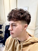 アソビ 表参道(ASOBI)&nbsp;スペインカール　フェード　20代　30代