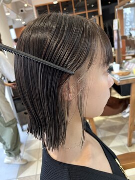 バブ バイネオリーブ(Bab by neolive) 切りっぱなしボブ×インナーカラー☆グレージュ