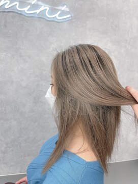 ジェミニ 大津 瀬田店(Gemini) 黒髪カタロググレーベージュレイヤーロングアッシュカラー