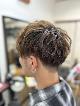 マリー ツーブロ刈り上げスッキリツイストスパイラル