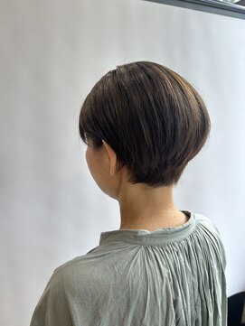 ヘア イノウエ HAIR INOUE 耳掛け・丸みショート