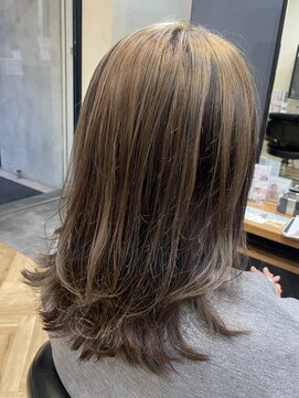 アルター(aL ter) 【アンブレラカラー×ミディアムレイヤー】黒髪/ボブルフ/小顔