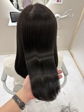 ジーナ 千葉 2nd(Zina) 艶髪◎シルバーアッシュ