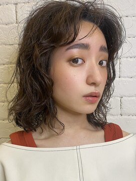 ピークアブー 原宿ハラカド(PEEK-A-BOO) 同時施術可能/ミディアムレイヤーパーマ/ハリウッドブロウリフト