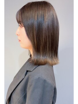 プレジア(Pleasure) 艶感ストレートボブ