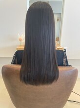髪の質感や状態を見極め、絹のように滑らかな艶髪叶えます◎スタイリスト別に得意な施術やこだわりをご紹介