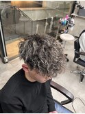 メンズパーマホワイトメッシュスペインカール