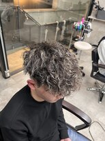 イーラ アメ村店(era) メンズパーマホワイトメッシュスペインカール