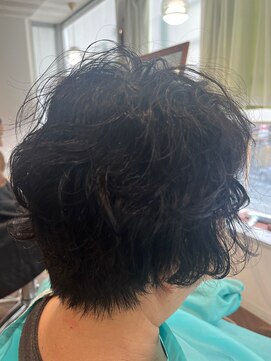 レリビー アウラ(LELiBE_'aula) ショートパーマ