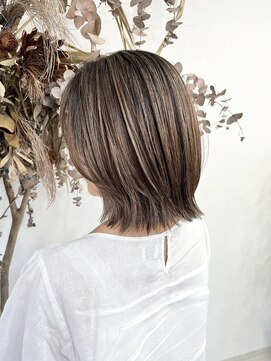 ベルム(Belme) 白髪ぼかし3Dハイライト×アッシュベージュ