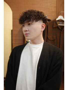 エディ(Edy) メンズスペインカールマッシュ刈り上げケアパーマ眉毛カット岡山