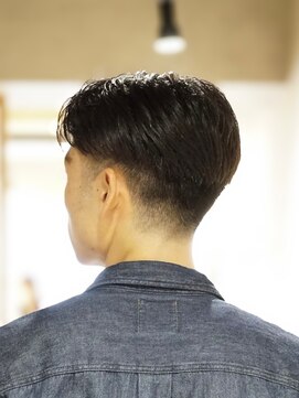 ダウズバーバーショップ 渋谷(dau's barber shop) 【刈り上げセンターパート】メンズ/バーバー/渋谷/宮益坂