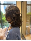 レイヤーカットスタイル パーマでカール感出して