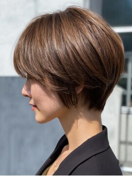レリーキルト 岡本(RelyQuilt) 脱白髪染めショート×自然な透明感カラー[岡本/摂津本山]