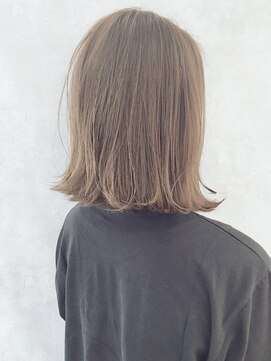 ムウ 難波(MOU) 切りっぱなしボブエアリーショートひし形シルエットグレージュ