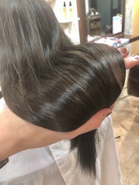 キー(kｅｙ) オリーブアッシュ