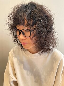 ヘアモード カクテル ミディアムウルフ×くるくるパーマ 【MARIA】