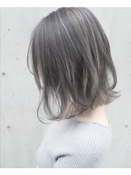 ラクール(la cour) ハイライトグレー×フェザーミディ