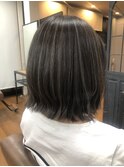 外ハネミディ×ハイライトカラー