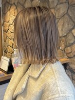 ラック(LUCK)&nbsp;ボブ/グレーベージュ/レイヤーロング/後れ毛/ハイライト