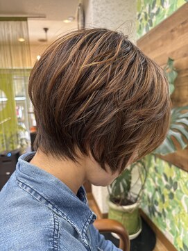 イーリング 前下がりショート