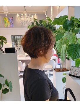 クラメールパリ 福岡(Kraemer Paris) くせをいかしたショートヘア