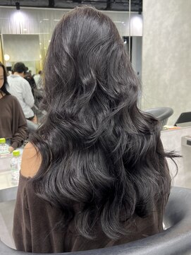 シティ(CITY) レイヤーカット　暗髪カラー　韓国ヘア