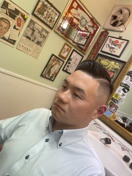 いなたいバーバー ポンパドールサイドパート