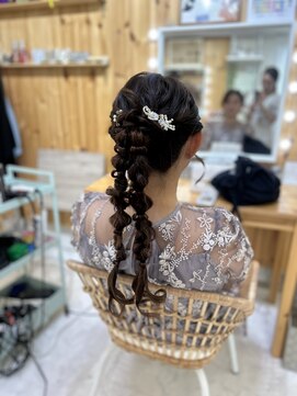 グラムール(Gramour) ツインの編み下ろしポニー