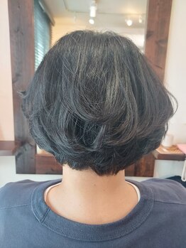質が良い豊富な知識と経験を持ったベテランスタイリストが、頭型や髪の状態を見極め、最適な施術をご提供！