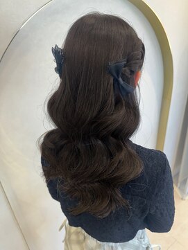 ミラ(MIRA) ねじりツインヘア